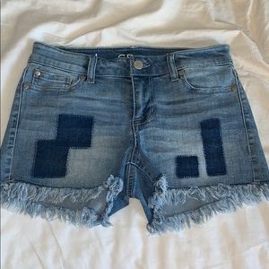 Light wash short shorts